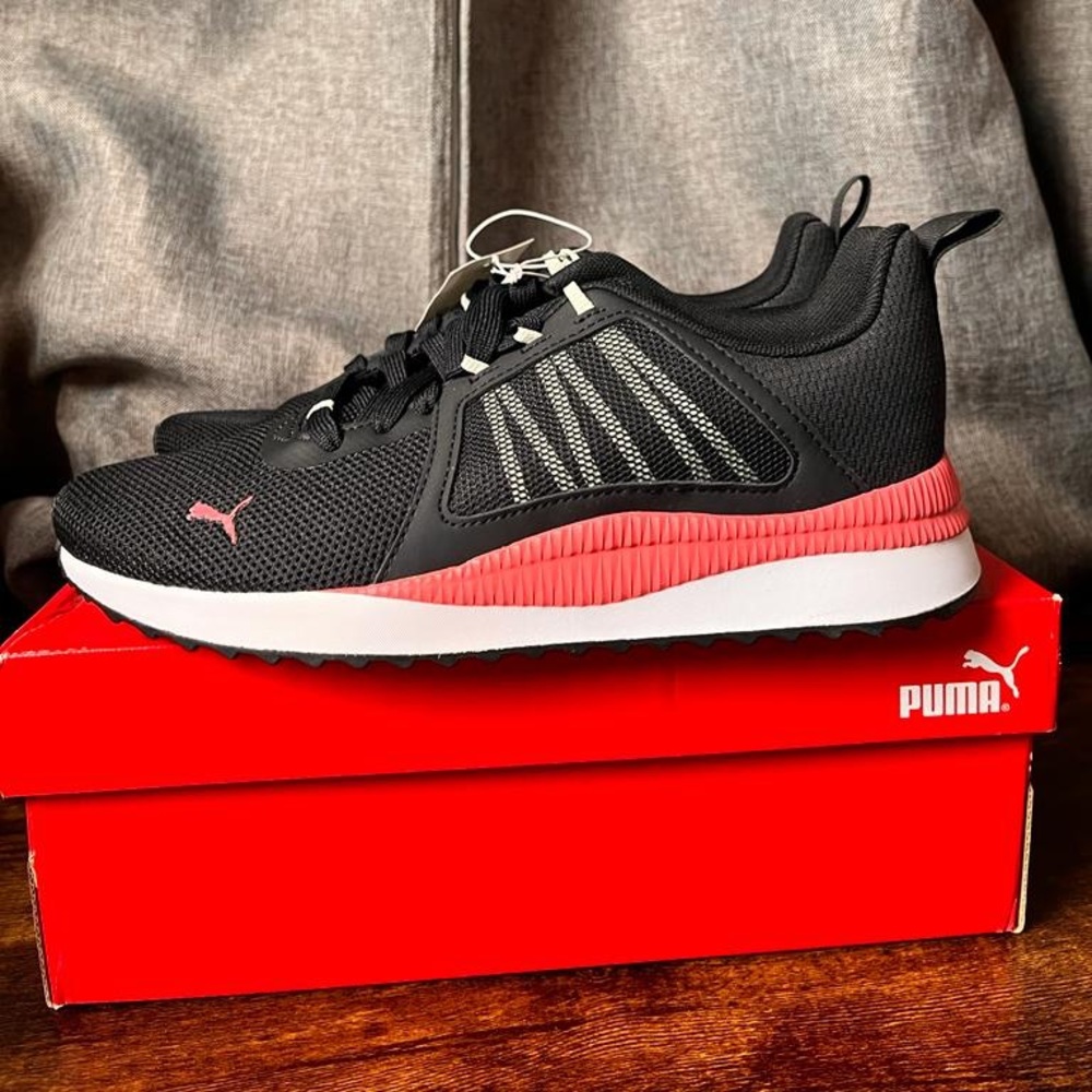 Puma sneakers womens size 8 in box